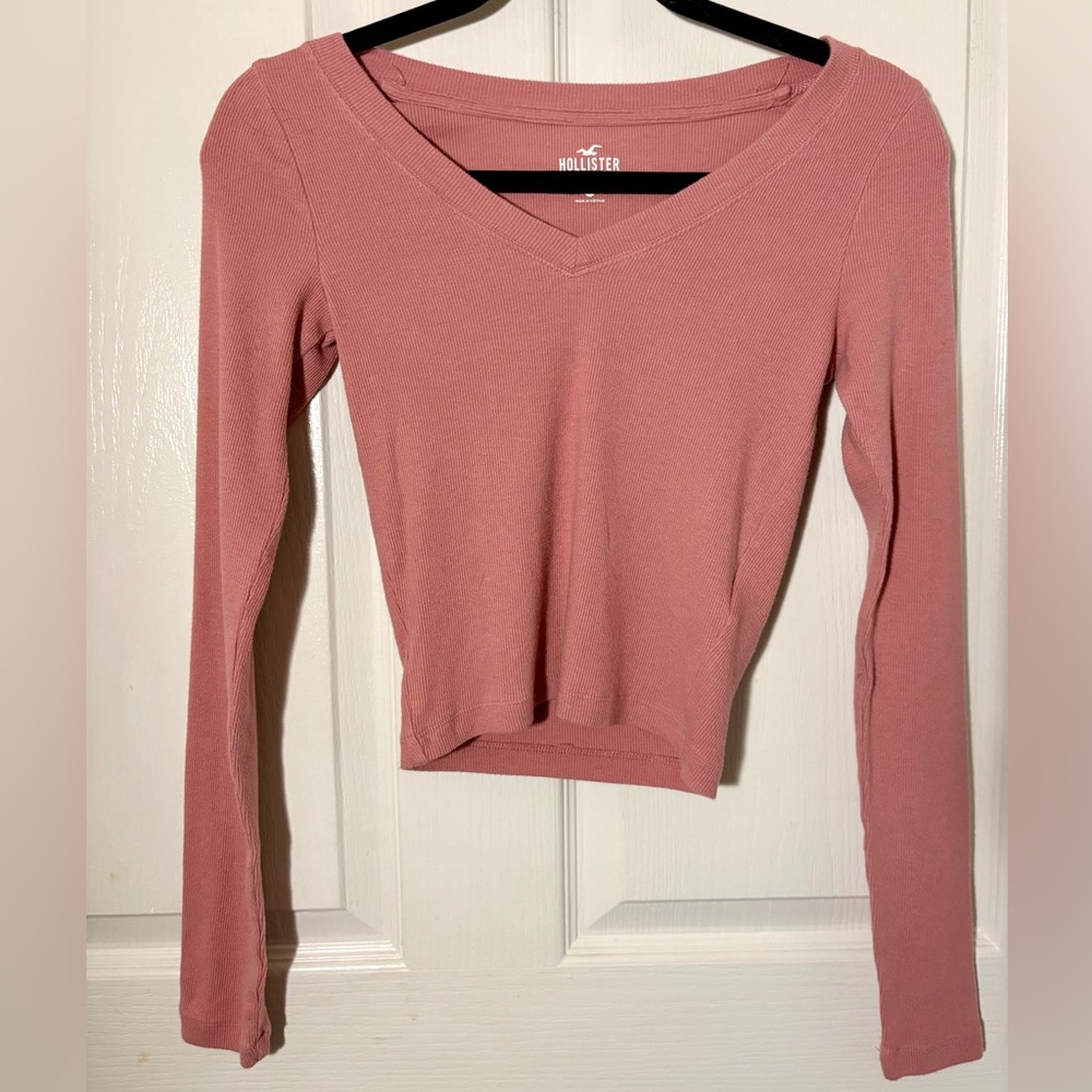 Hollister Women's Pink Long Sleeve V-Neck